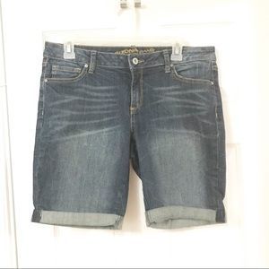 Arizona Jean Co. blue denim shorts